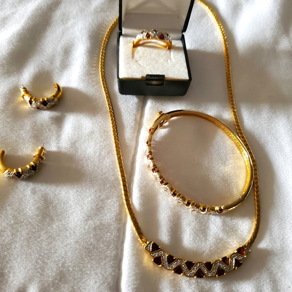 Jewerly set gold plated